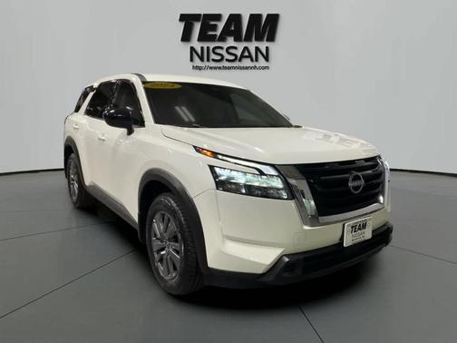 2024 Nissan Pathfinder S