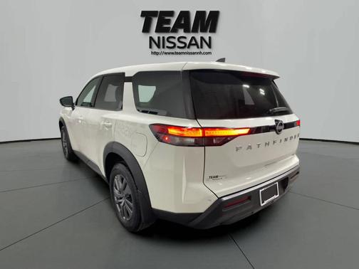 2024 Nissan Pathfinder S
