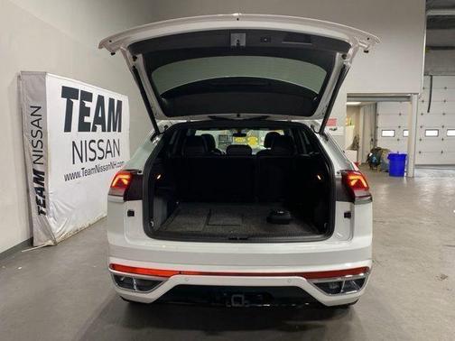 2021 Volkswagen Atlas Cross Sport 3.6L V6 SE w/Technology R-Line