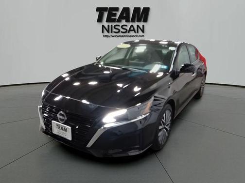 Black 2024 Nissan Altima 2.5 SV