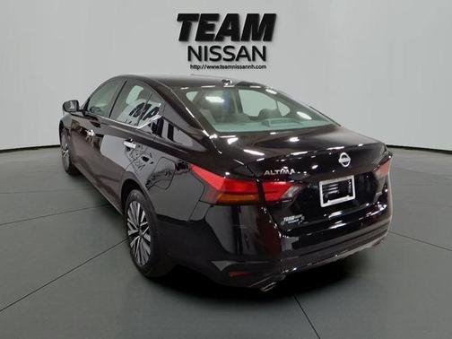 Black 2024 Nissan Altima 2.5 SV