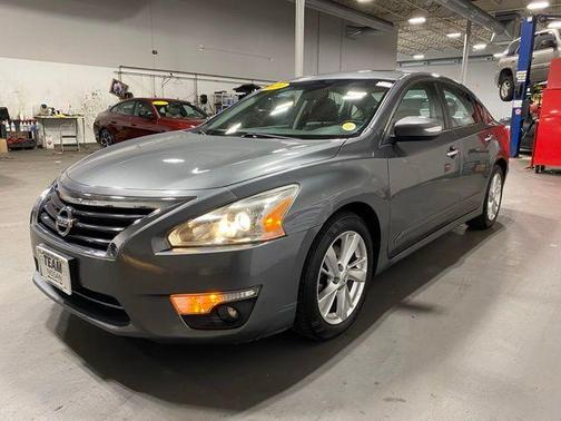 Gun Metallic 2014 Nissan Altima 2.5 SL