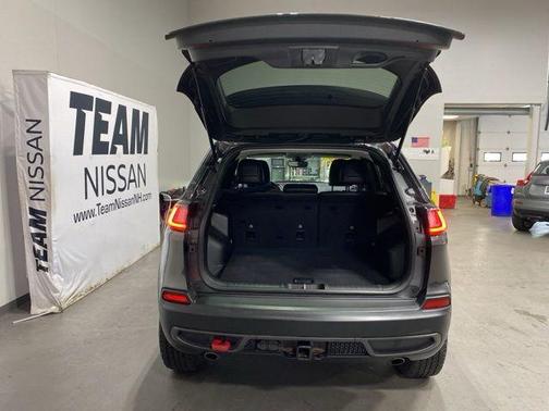 Granite Crystal Clearcoat Metallic 2022 Jeep Cherokee Trailhawk