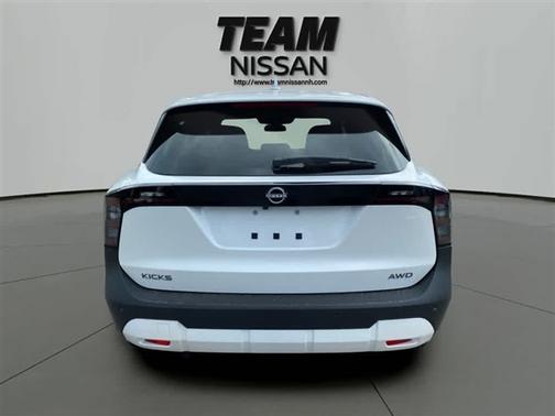 2025 Nissan Kicks SV