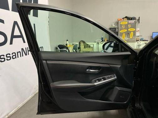Black 2021 Nissan Sentra SR
