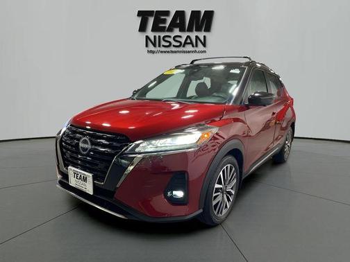 2tredblkroof 2024 Nissan Kicks SR