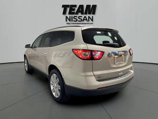 Champagne Silver 2013 Chevrolet Traverse 1LT