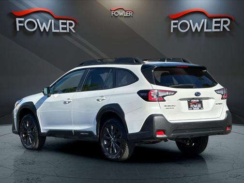 Crystal White Pearl 2025 Subaru Outback Onyx Edition