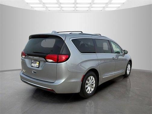 2018 Chrysler Pacifica Touring-L
