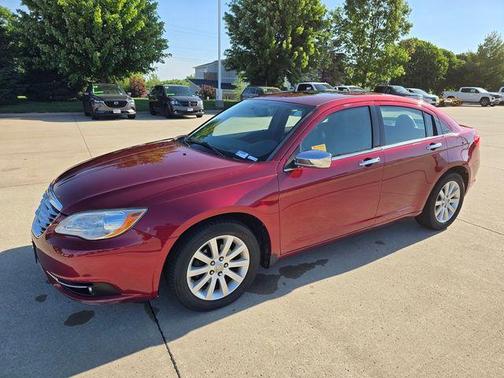 Deep Cherry Red Crystal Pearlcoat 2013 Chrysler 200 Limited