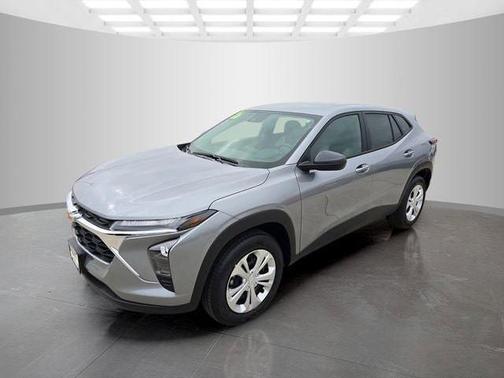 Sterling Gray Metallic 2026 Chevrolet Trax LS