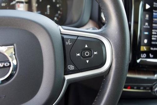 2021 Volvo XC60 T5 Momentum