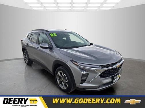 Sterling Gray Metallic 2025 Chevrolet Trax LT