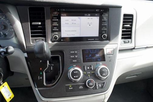 2020 Toyota Sienna LE