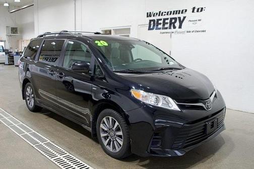 2020 Toyota Sienna LE