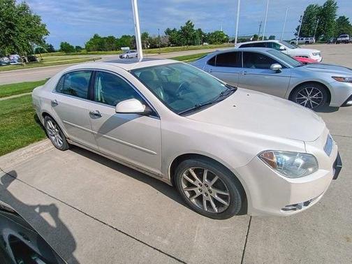 White Diamond Clearcoat 2010 Chevrolet Malibu LTZ
