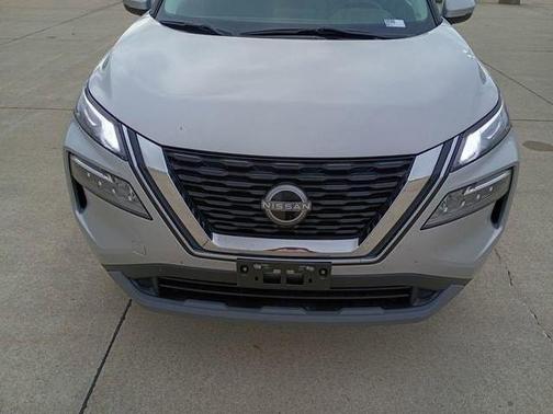 Brilliant Silver Metallic 2023 Nissan Rogue SV