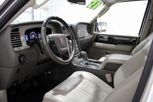 2015 Lincoln Navigator Base