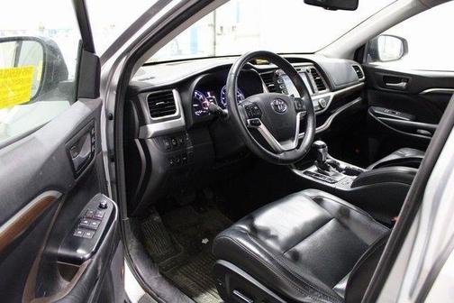 2016 Toyota Highlander Limited Platinum