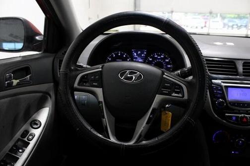 2013 Hyundai Accent SE