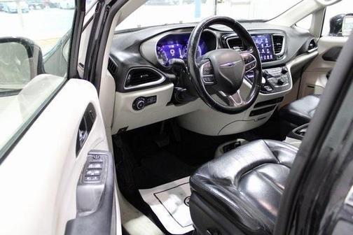 2020 Chrysler Pacifica Touring-L Plus