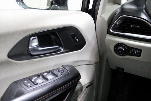 2020 Chrysler Pacifica Touring-L Plus