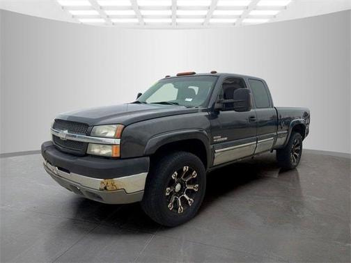 2003 Chevrolet Silverado 2500 LS H/D Extended Cab