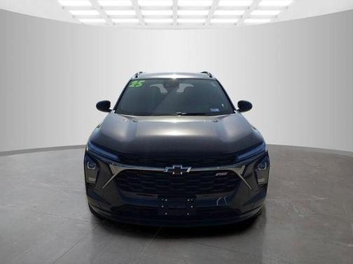Mosaic Black Metallic 2025 Chevrolet Trax 2RS