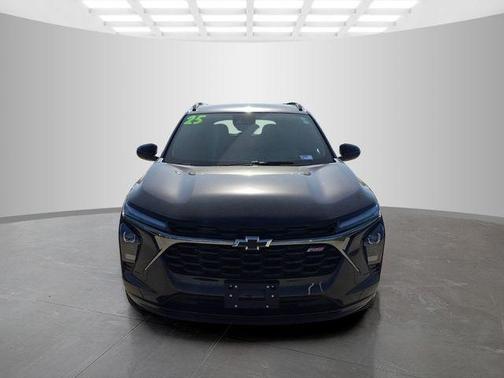 Mosaic Black Metallic 2025 Chevrolet Trax 2RS