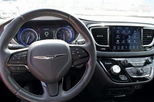 2018 Chrysler Pacifica Touring-L Plus