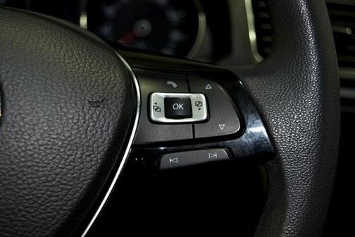 2016 Volkswagen Passat 1.8T S
