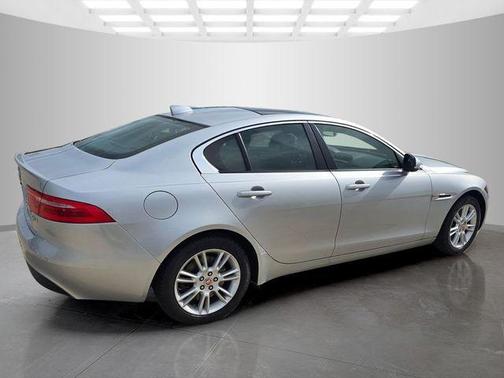 Indus Silver 2018 Jaguar XE 20d Premium