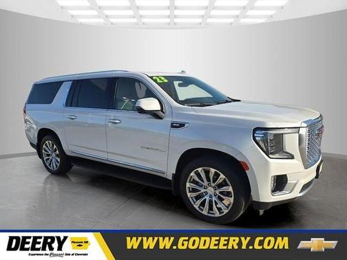 White Frost Tri-Coat 2023 GMC Yukon XL Denali