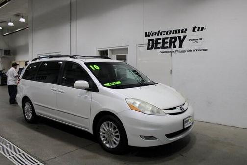 2010 Toyota Sienna XLE