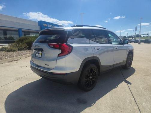Quicksilver Metallic 2021 GMC Terrain SLT