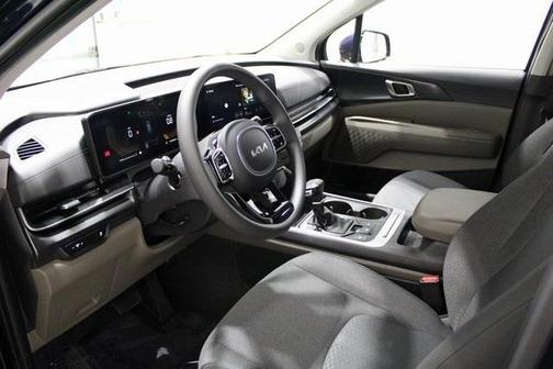 2025 Kia Carnival LX