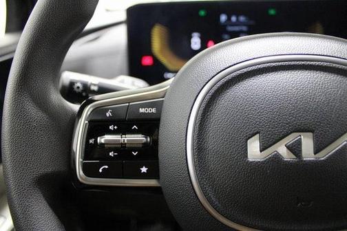 2025 Kia Carnival LX