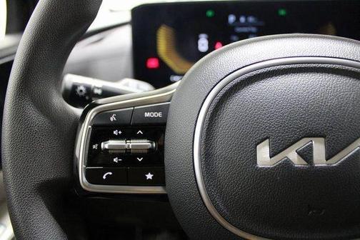 2025 Kia Carnival LX