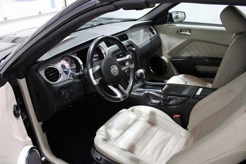 2010 Ford Mustang V6