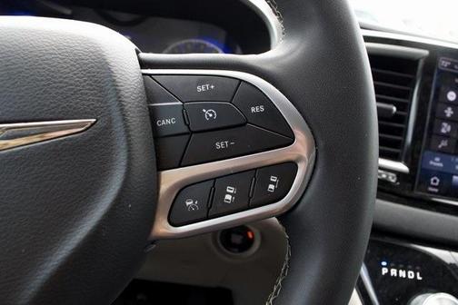 2023 Chrysler Pacifica Touring-L