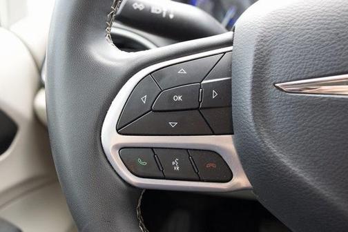 2023 Chrysler Pacifica Touring-L