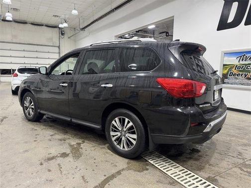 2019 Nissan Pathfinder S