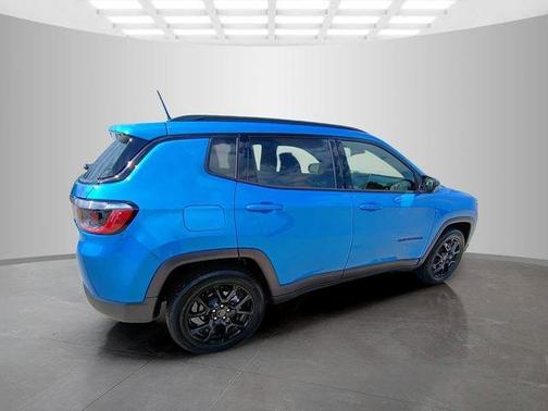 Hydro Blue Pearlcoat 2026 Jeep Compass Latitude