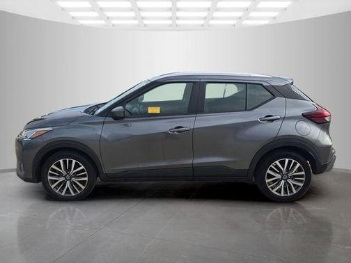 Gun Metallic 2021 Nissan Kicks SV