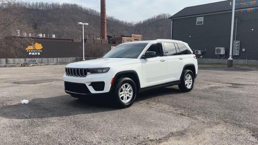 2023 Jeep Grand Cherokee Laredo