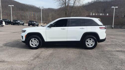 2023 Jeep Grand Cherokee Laredo