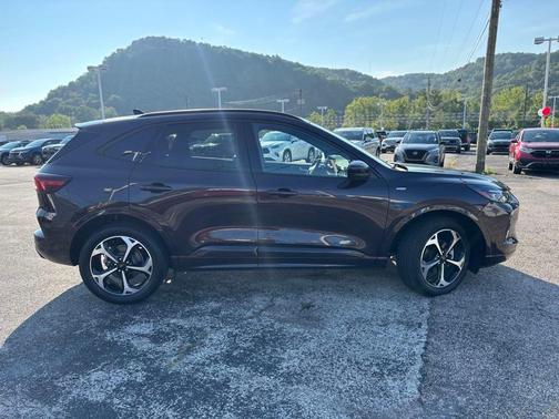 2023 Ford Escape ST-Line Elite