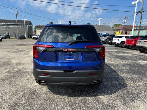 2023 GMC Acadia SLT