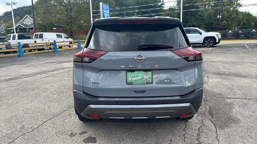 2022 Nissan Rogue SL