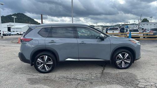 2022 Nissan Rogue SL